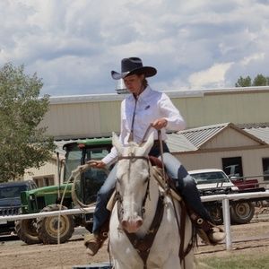 Meet your Posher, Haily